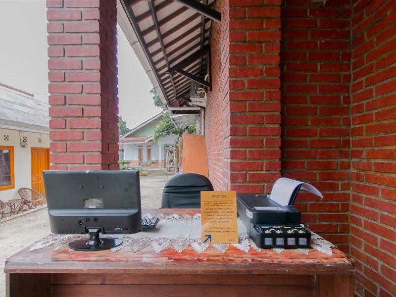 Ayu Homestay Syariah Sukabumi Eksteriør billede