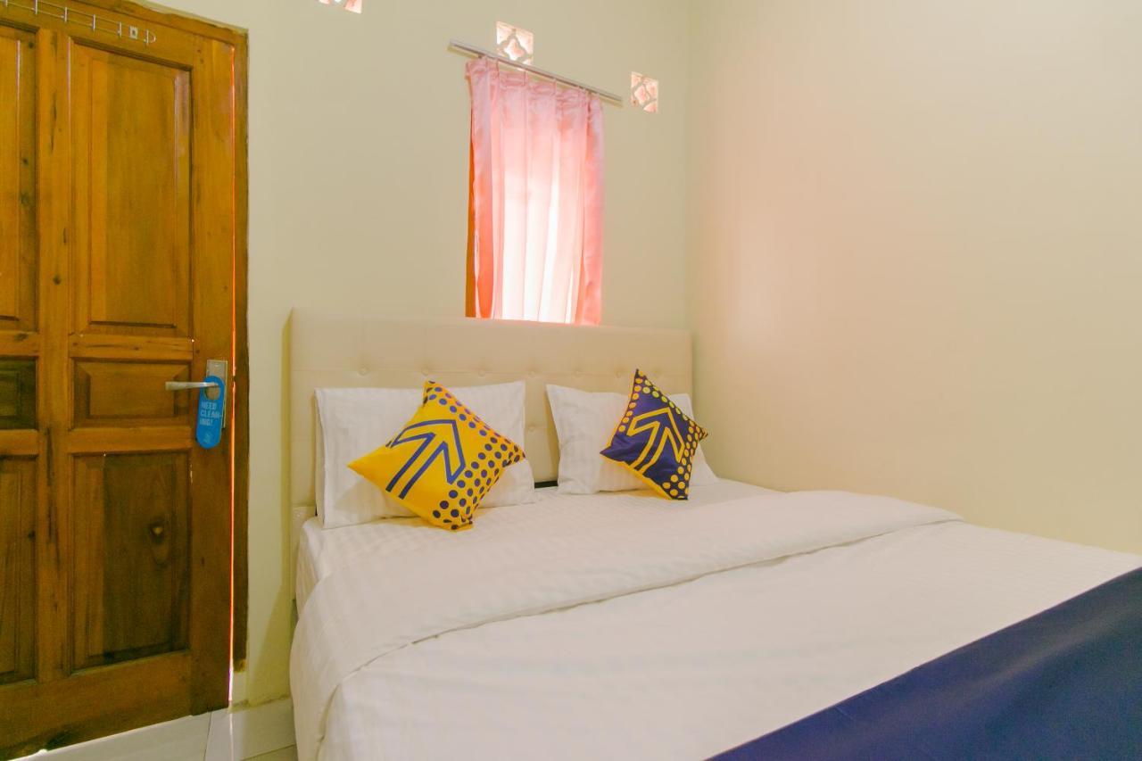 Ayu Homestay Syariah Sukabumi Eksteriør billede