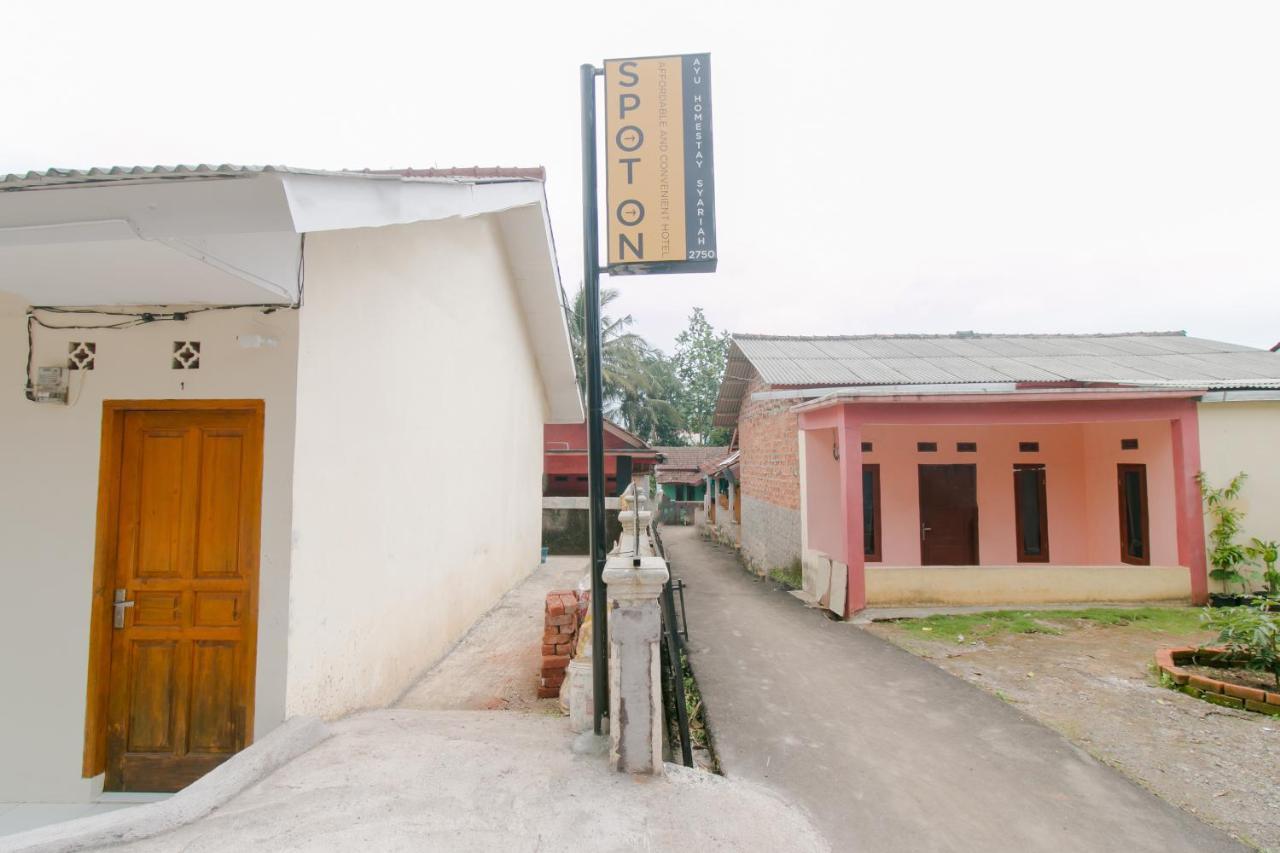 Ayu Homestay Syariah Sukabumi Eksteriør billede