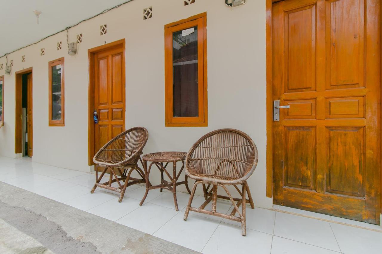 Ayu Homestay Syariah Sukabumi Eksteriør billede