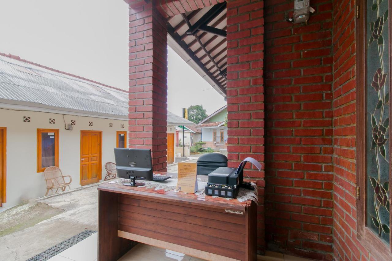 Ayu Homestay Syariah Sukabumi Eksteriør billede