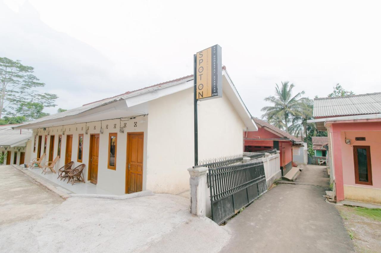 Ayu Homestay Syariah Sukabumi Eksteriør billede